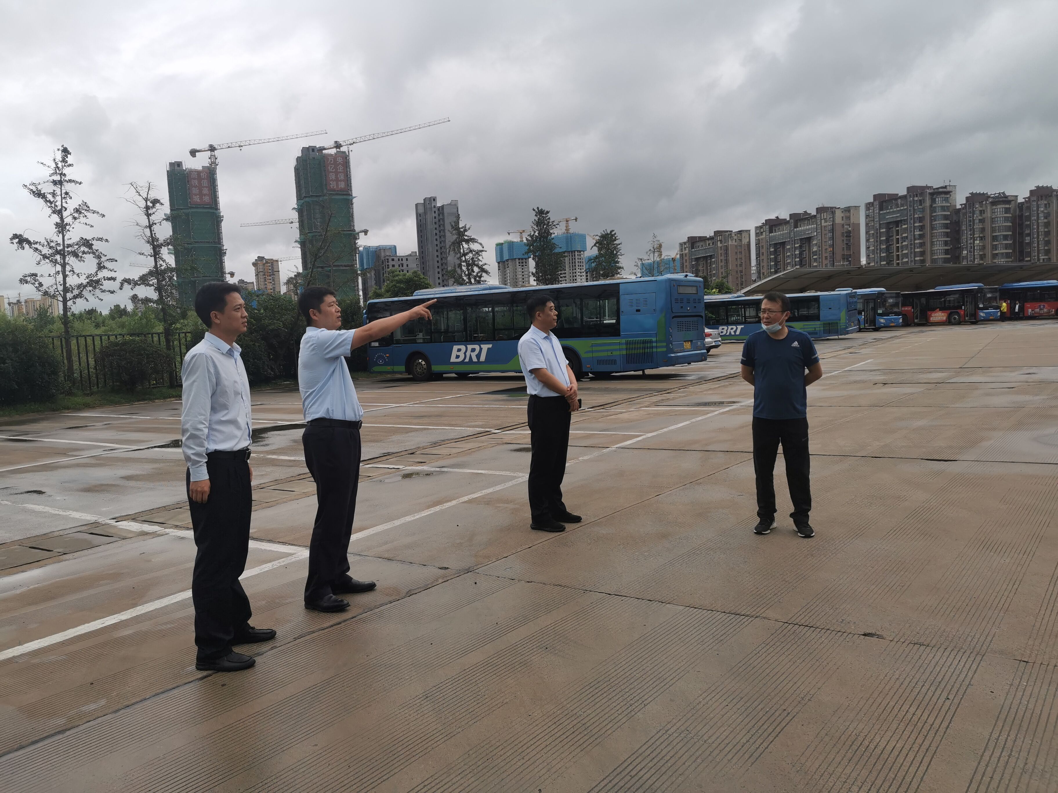 全面部署，嚴(yán)陣以待，公交集團全力做好臺風(fēng)“梅花”防御工作