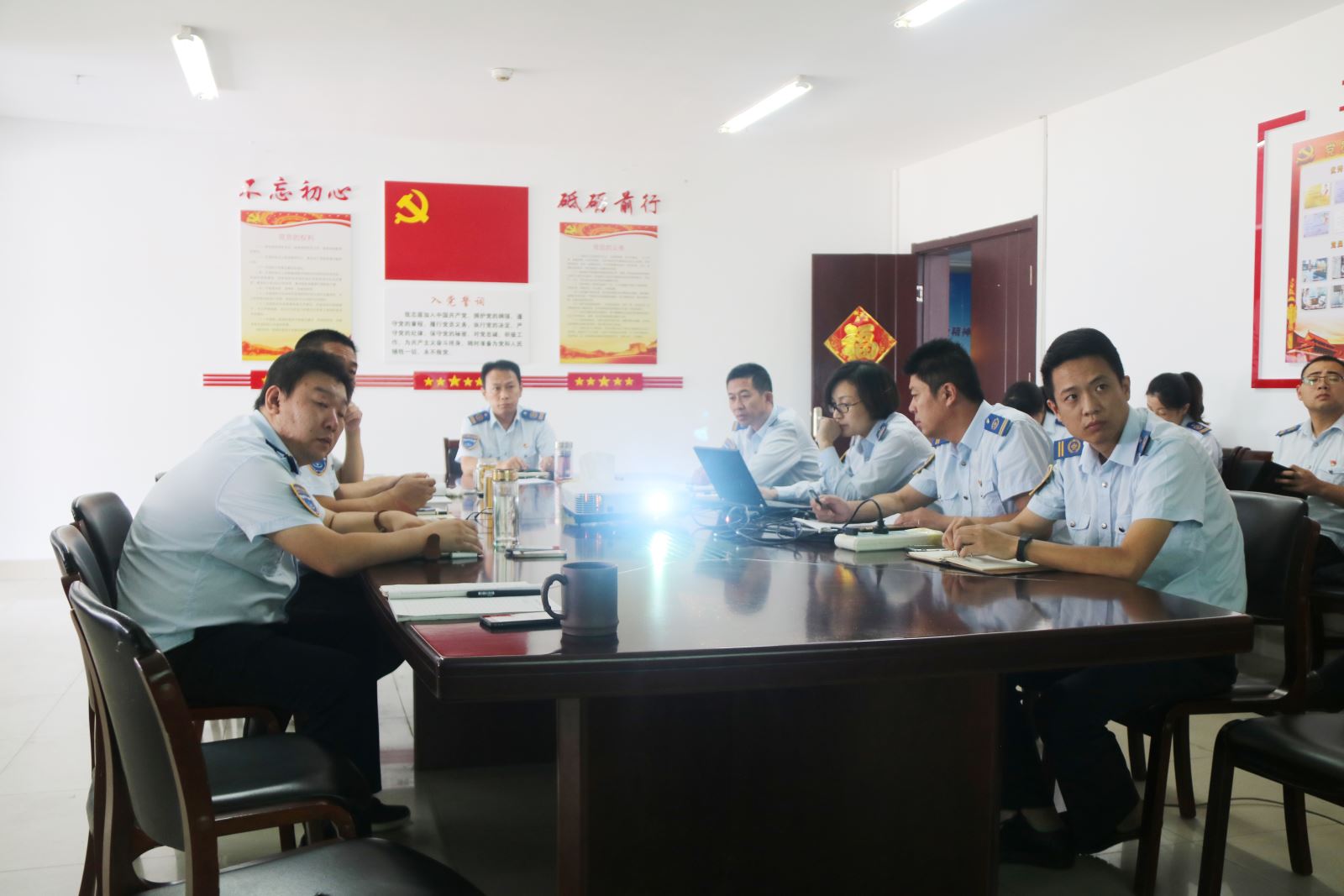 公交集團快速公司召開2018年經(jīng)濟分析會