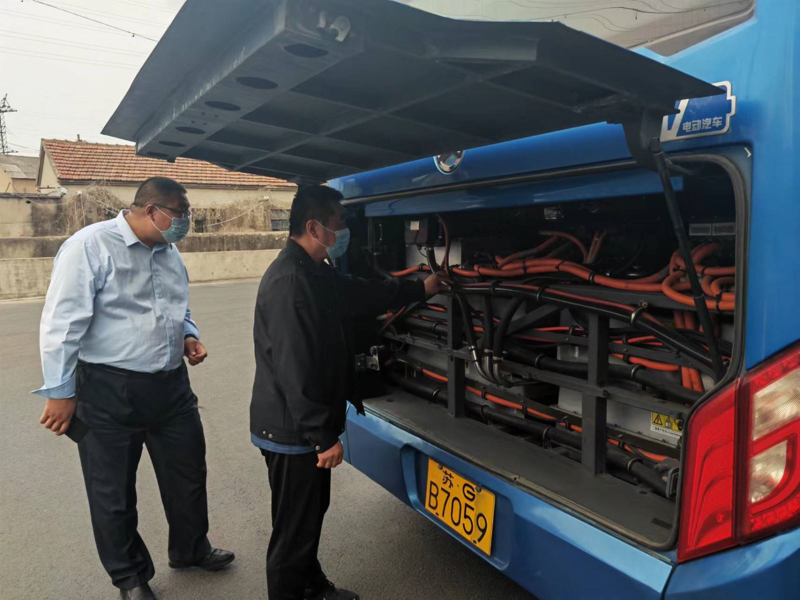 公交集團(tuán)公交事業(yè)一部開(kāi)展車輛機(jī)務(wù)專項(xiàng)檢查