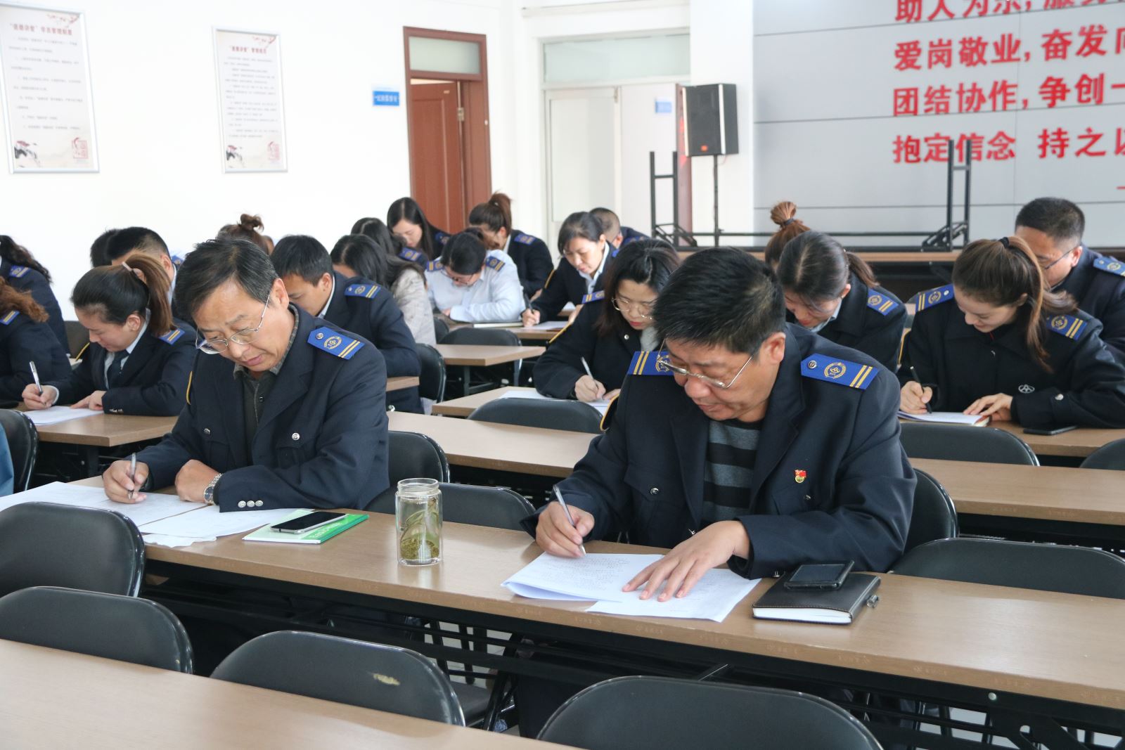 公交集團開展黨規黨紀和信訪條例學習測試活動