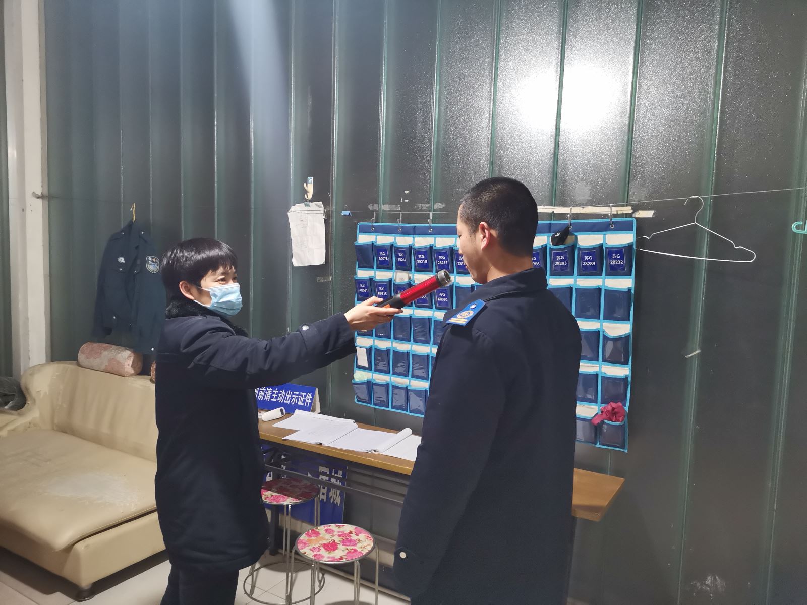 公交事業(yè)二部持續(xù)開展駕駛員崗前溫度、酒精、血壓測試工作